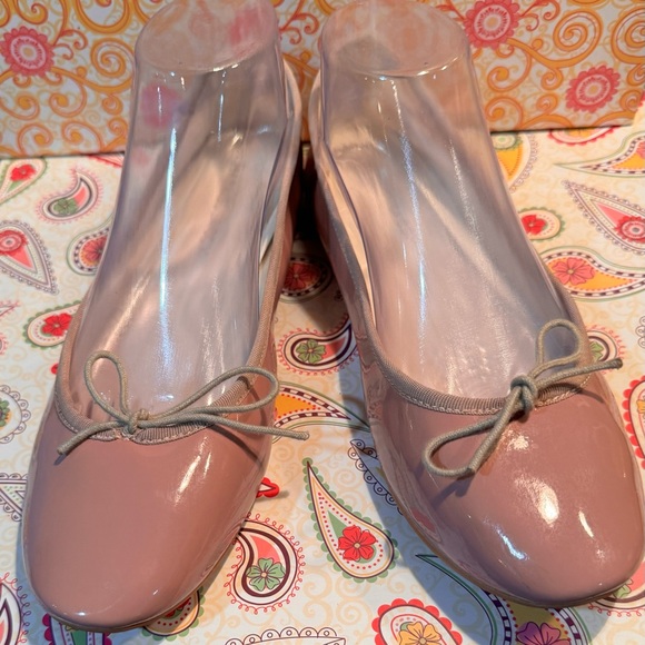 MaraisUSA Patent Bow Tie Ballet Flat - Picture 2 of 7